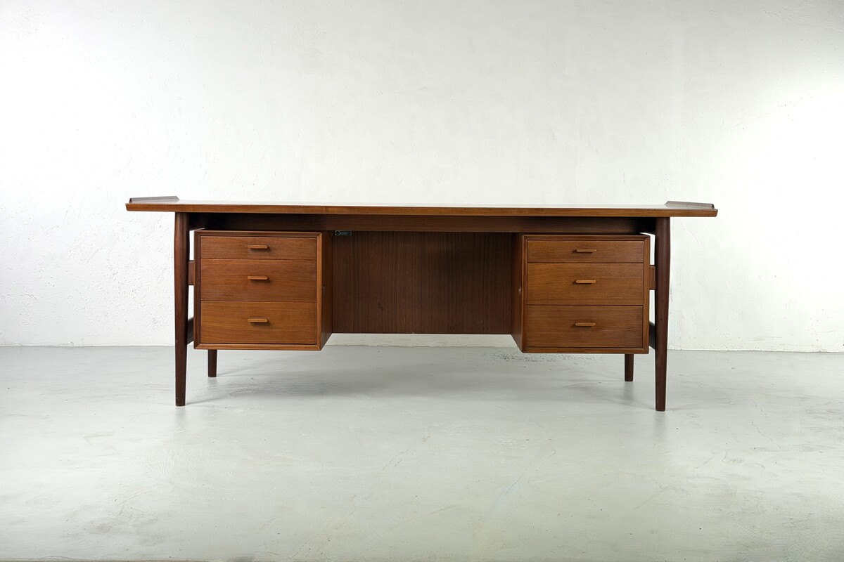 Large office desk model 207 By Arne Vodder for Sibast - 1960s