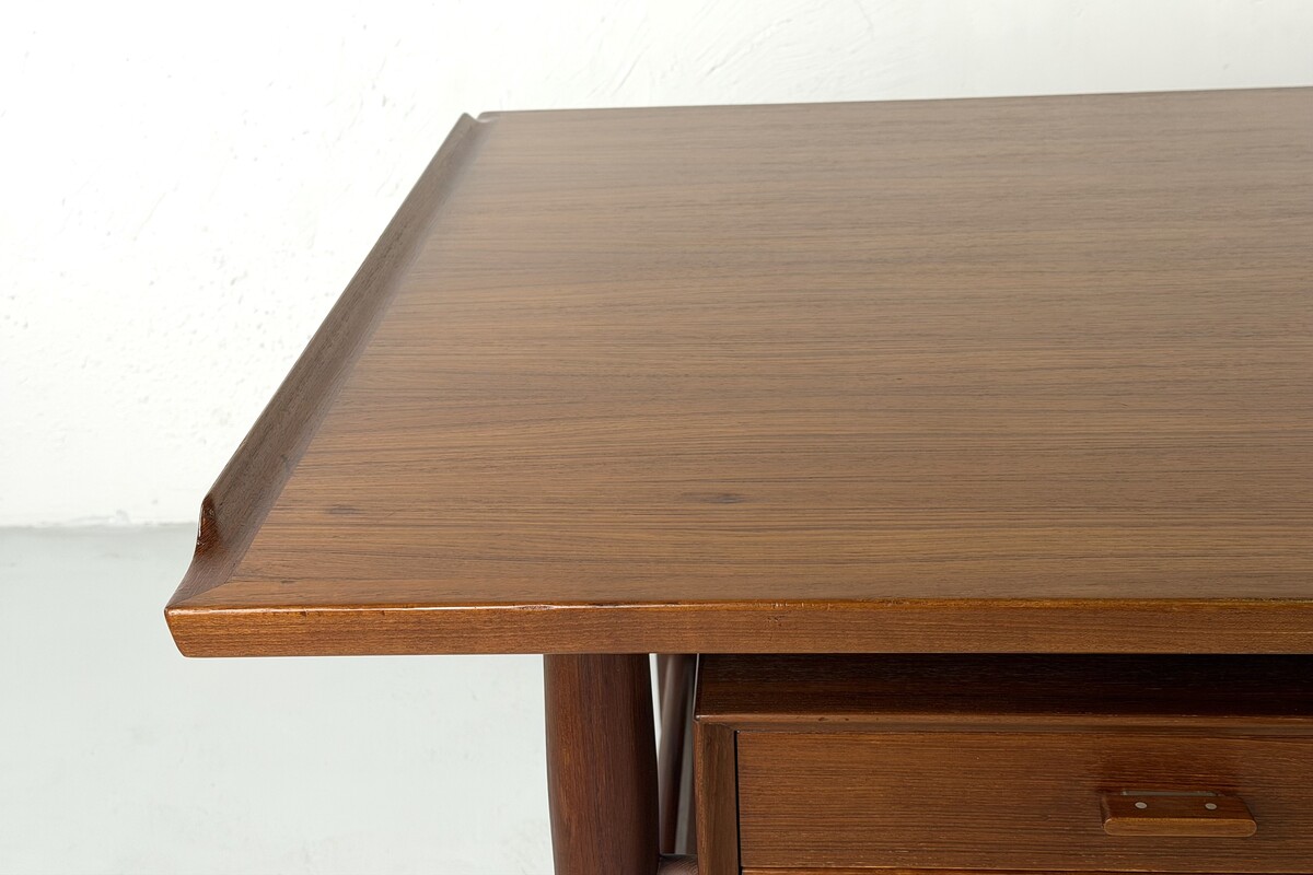 Large office desk model 207 By Arne Vodder for Sibast - 1960s