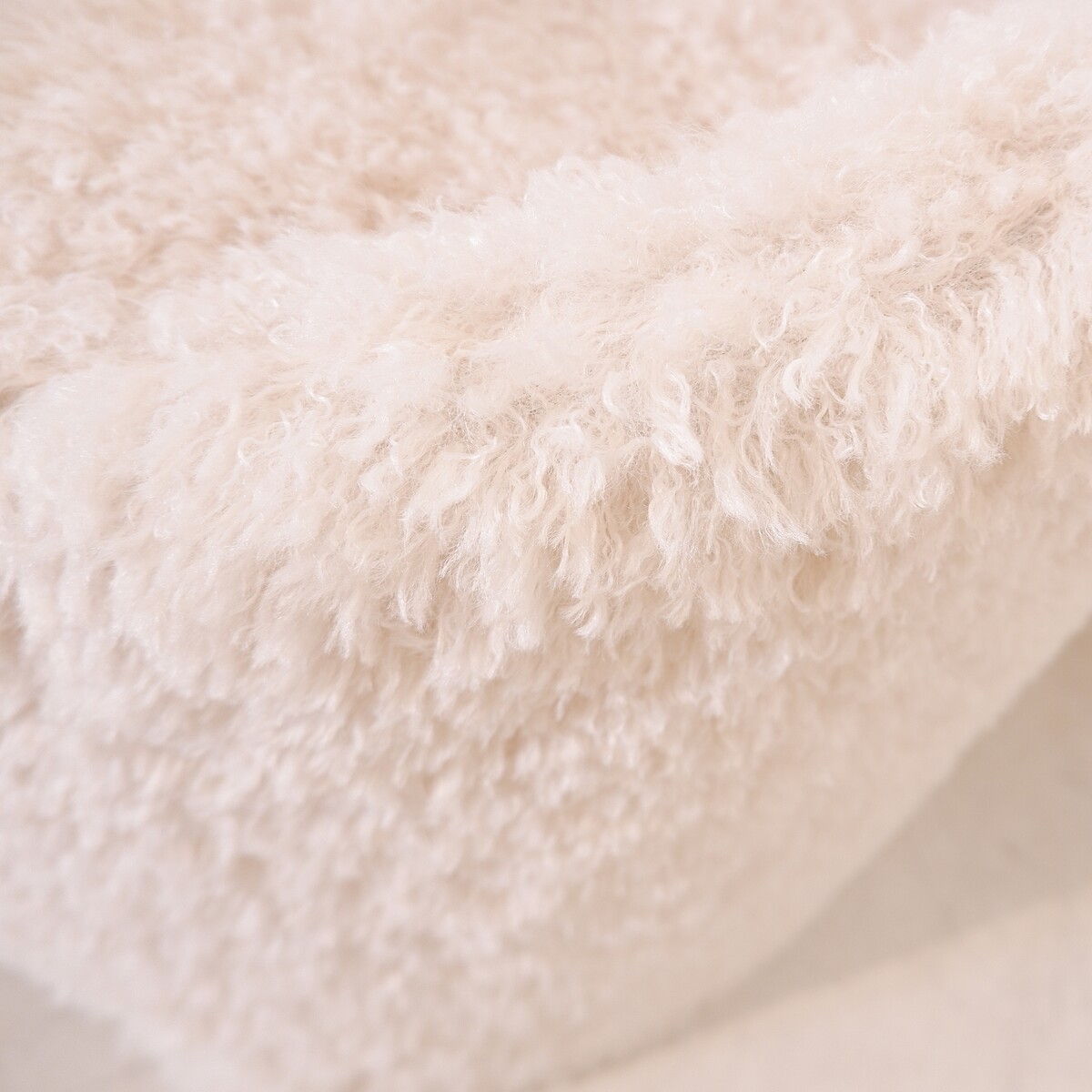 Vintage Cozy round armchair - new faux sheepskin upholstery