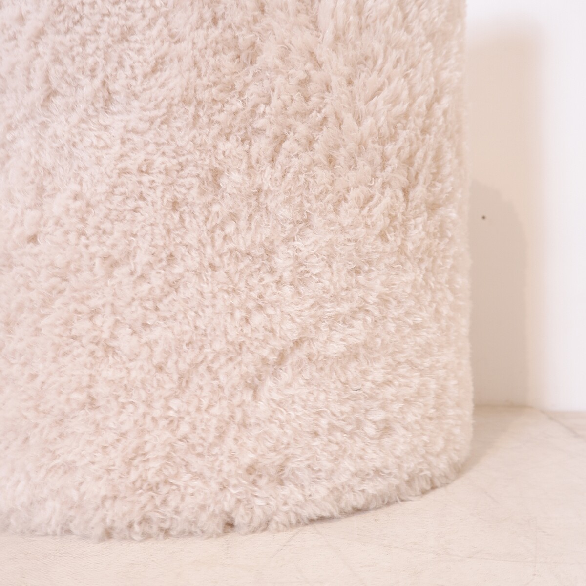 Vintage Cozy round armchair - new faux sheepskin upholstery
