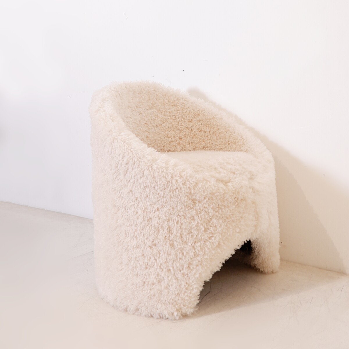 Vintage Cozy round armchair - new faux sheepskin upholstery