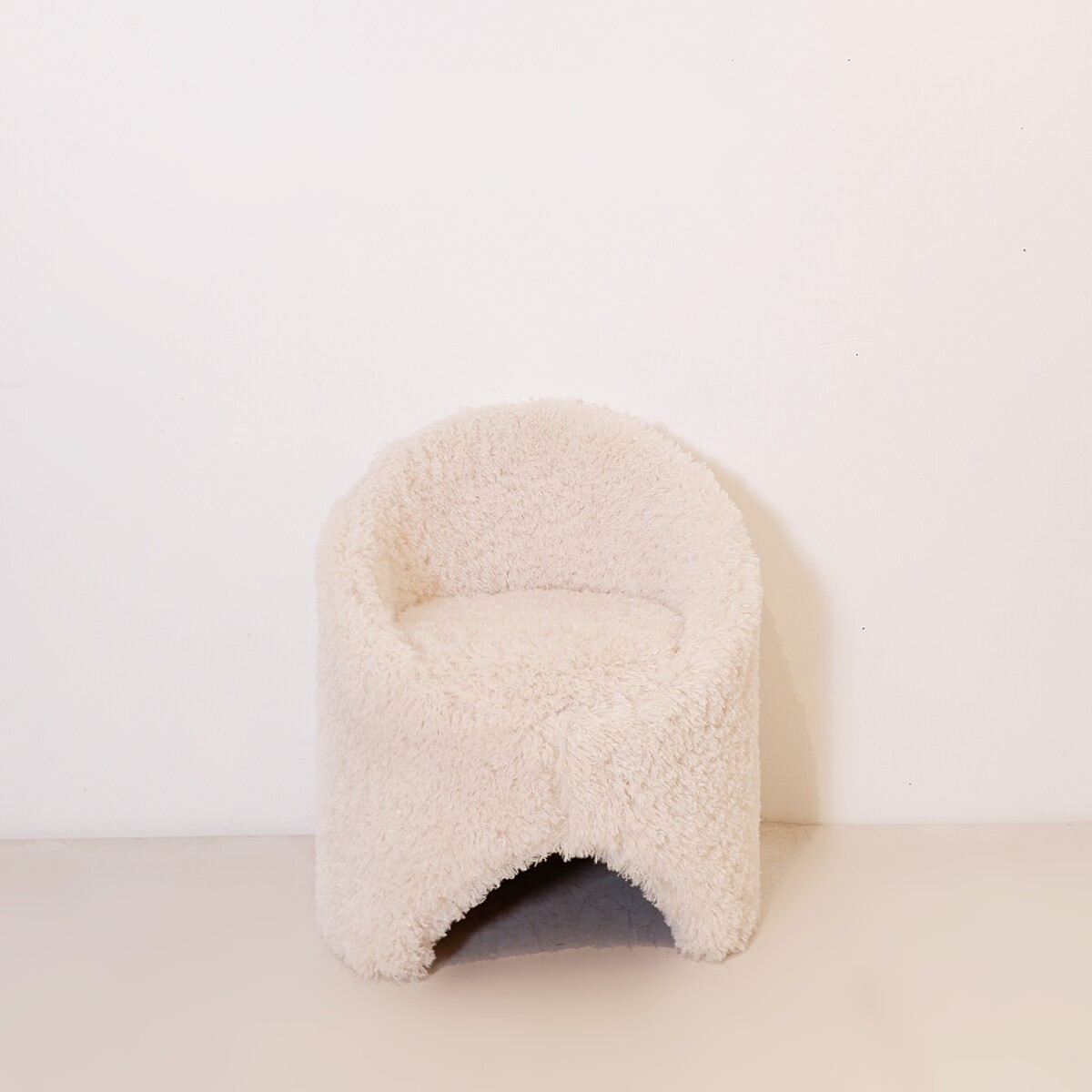 Vintage Cozy round armchair - new faux sheepskin upholstery