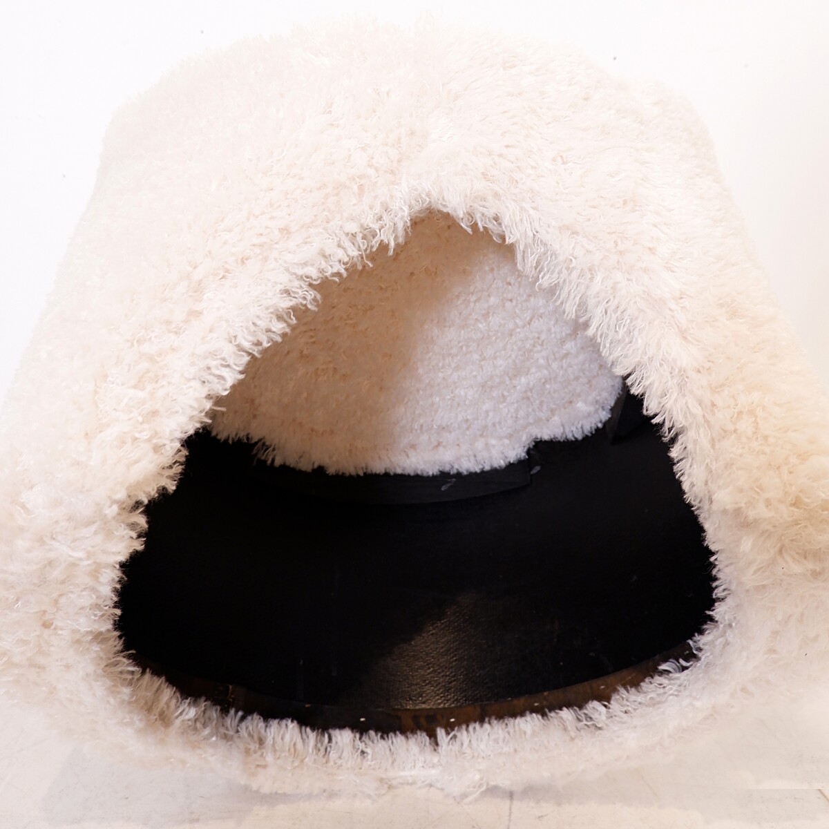 Vintage Cozy round armchair - new faux sheepskin upholstery