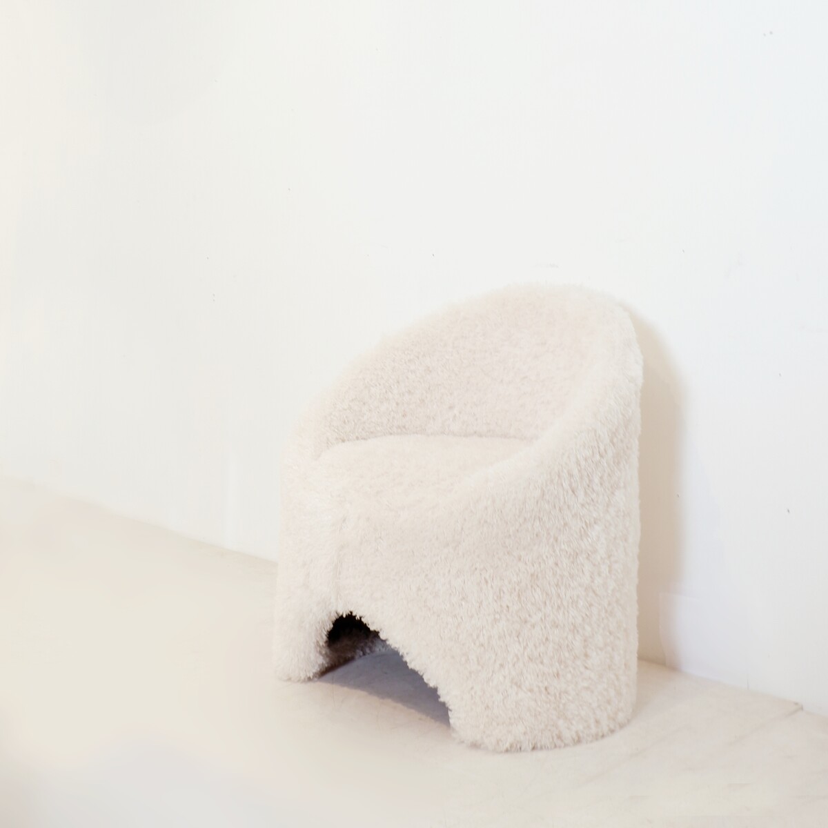 Vintage Cozy round armchair - new faux sheepskin upholstery