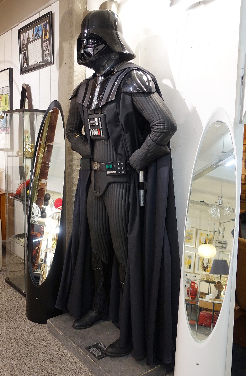 A life size Darth Vader limited edition statue created by Rubies Costume  (379/500) 