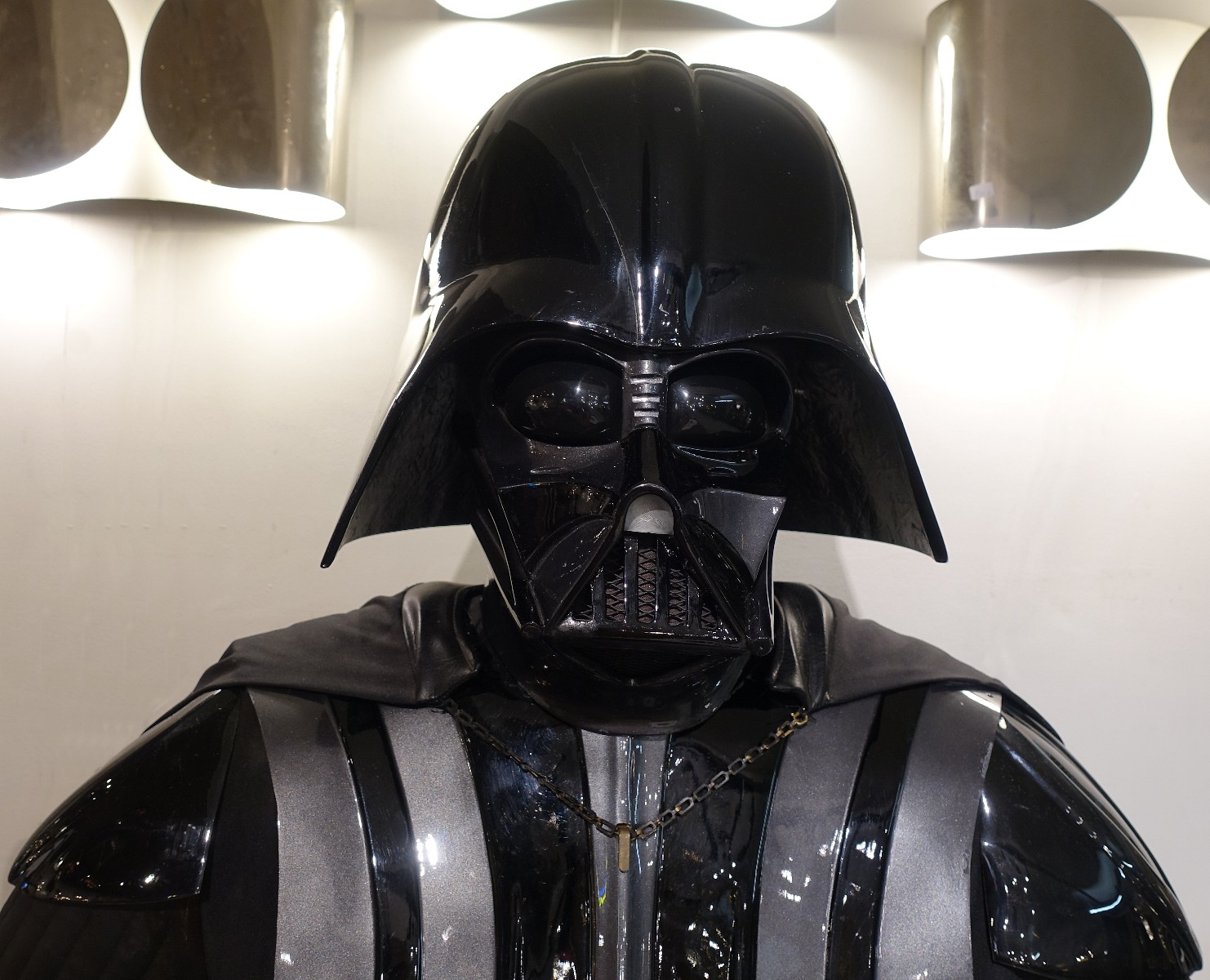 A life size Darth Vader limited edition statue created by Rubies Costume  (379/500) 