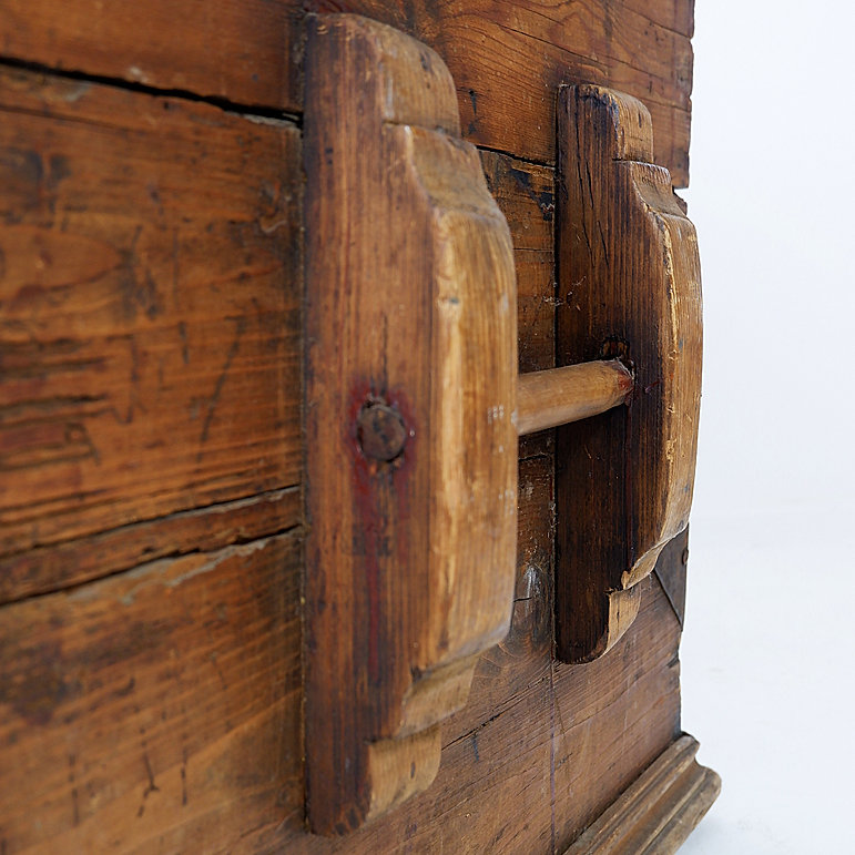 Antique Chinese Merchants Travel Chest