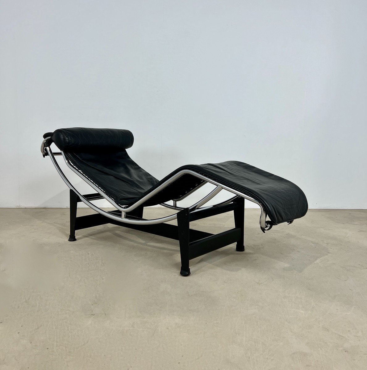 1980s Le Corbusier Lc4 Chaise Lounge