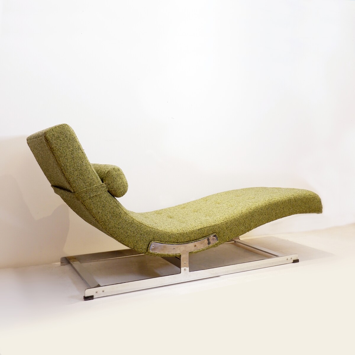 'Bradfield' chaisse lounge by Merrow Associates - Circa 1969 -  new green upholstery