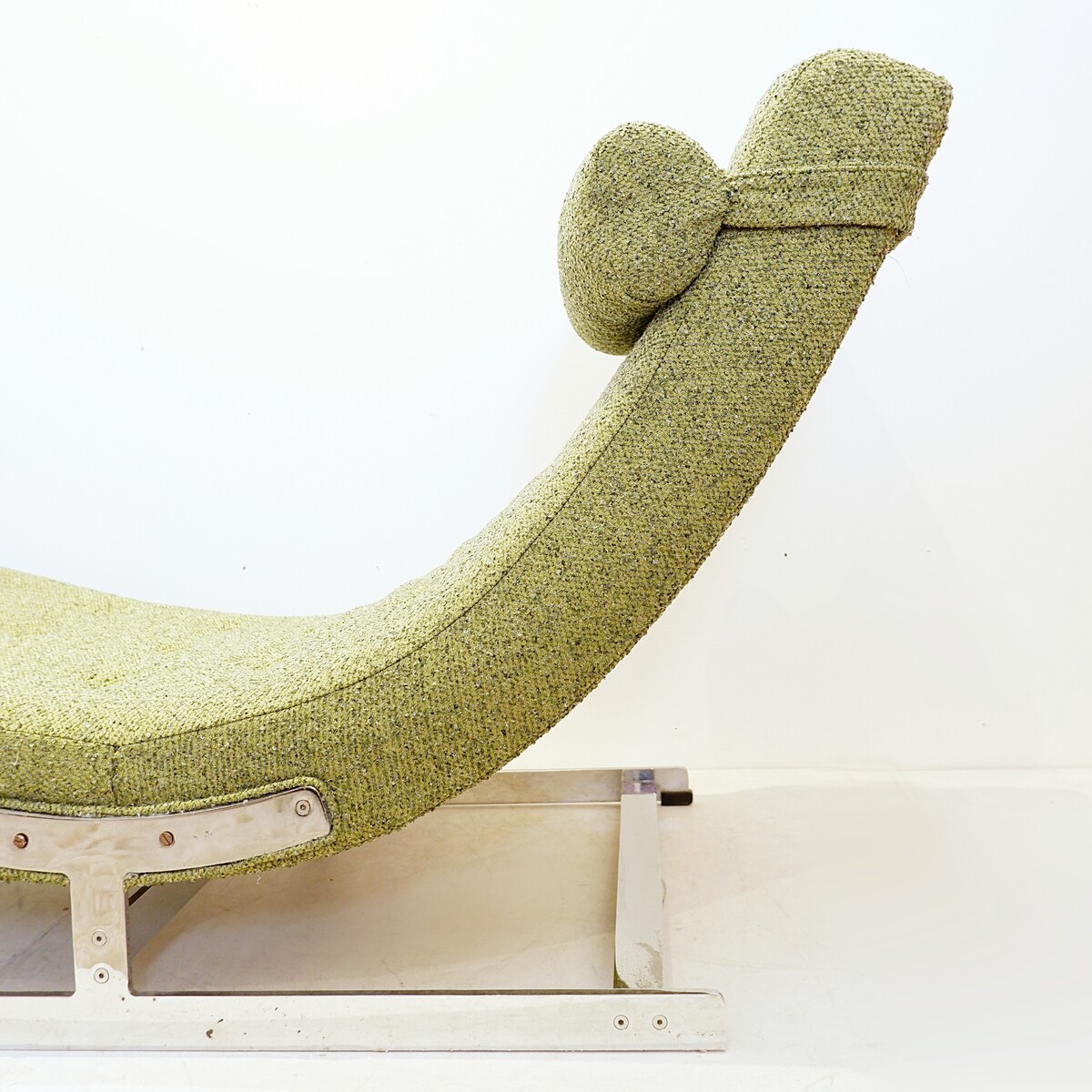 'Bradfield' chaisse lounge by Merrow Associates - Circa 1969 -  new green upholstery