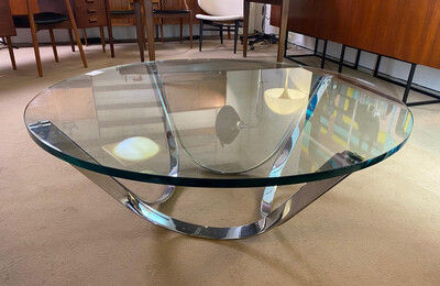 Coffee table Roger Sprunger by Dunbar circa 1970s.
