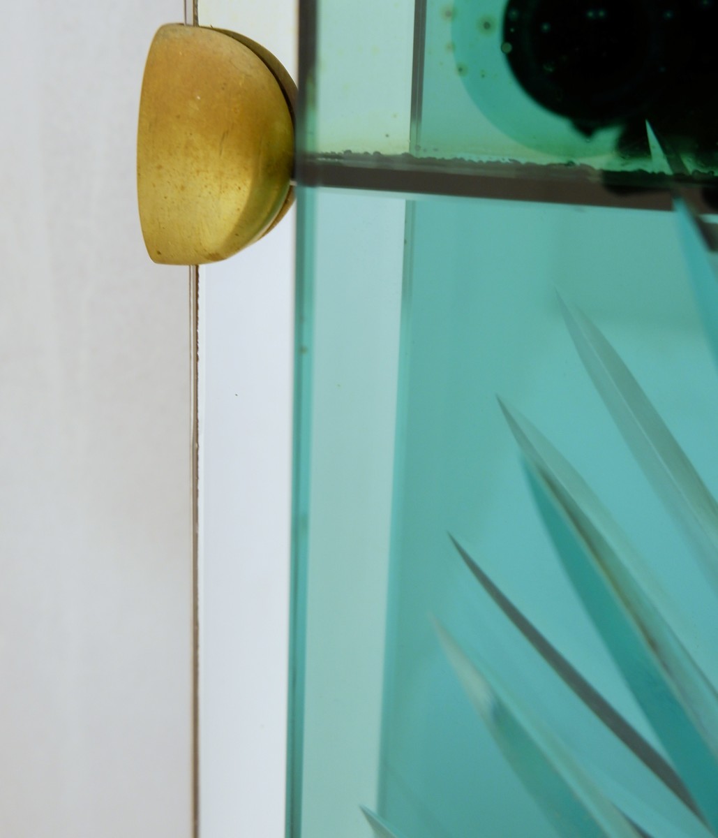 console mirror with decorative panel in green vegetable engraved crystal - green crystal top - Italy