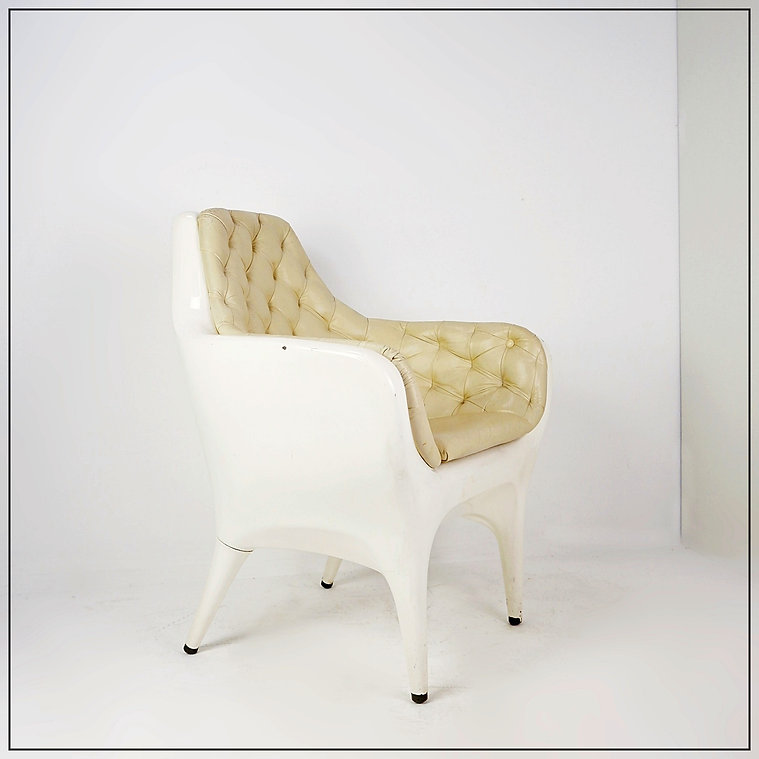 Contemporary Showtime Armchair by Jaime Hayon, BD Barcelona Design