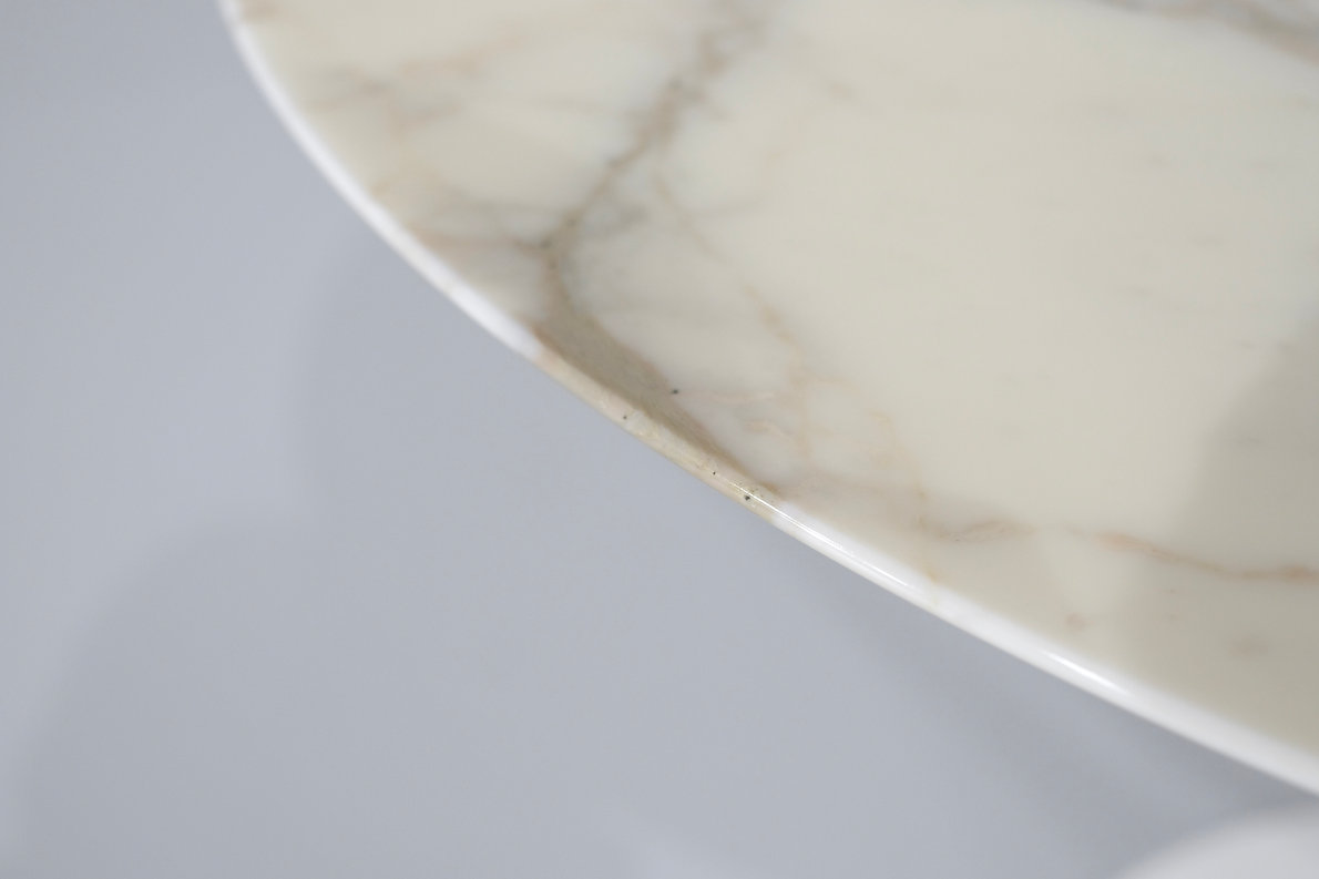 Dining Table Tulip marble by Eero Saarinen for Knoll International