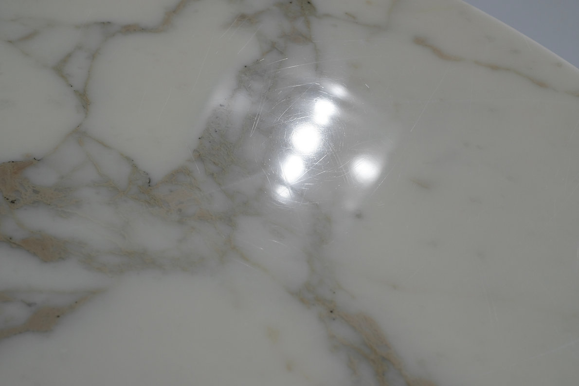 Dining Table Tulip marble by Eero Saarinen for Knoll International