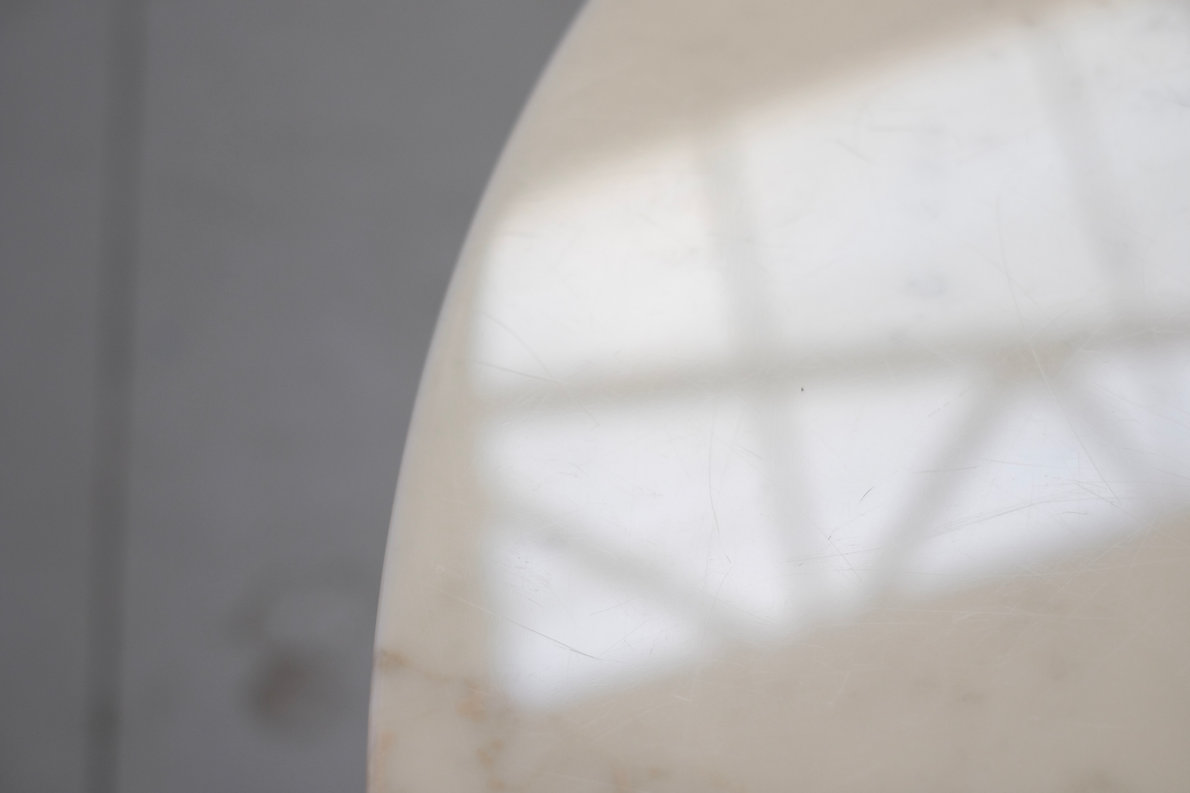 Dining Table Tulip marble by Eero Saarinen for Knoll International