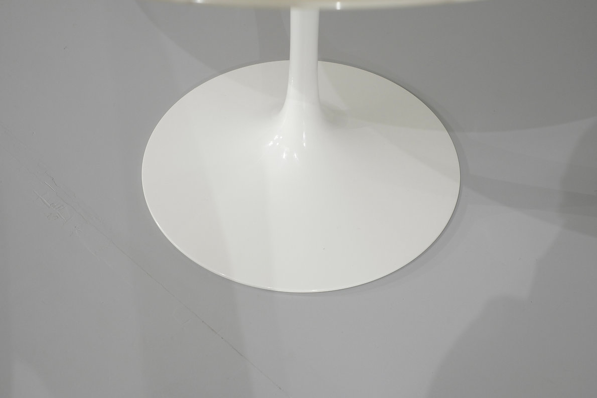 Dining Table Tulip marble by Eero Saarinen for Knoll International