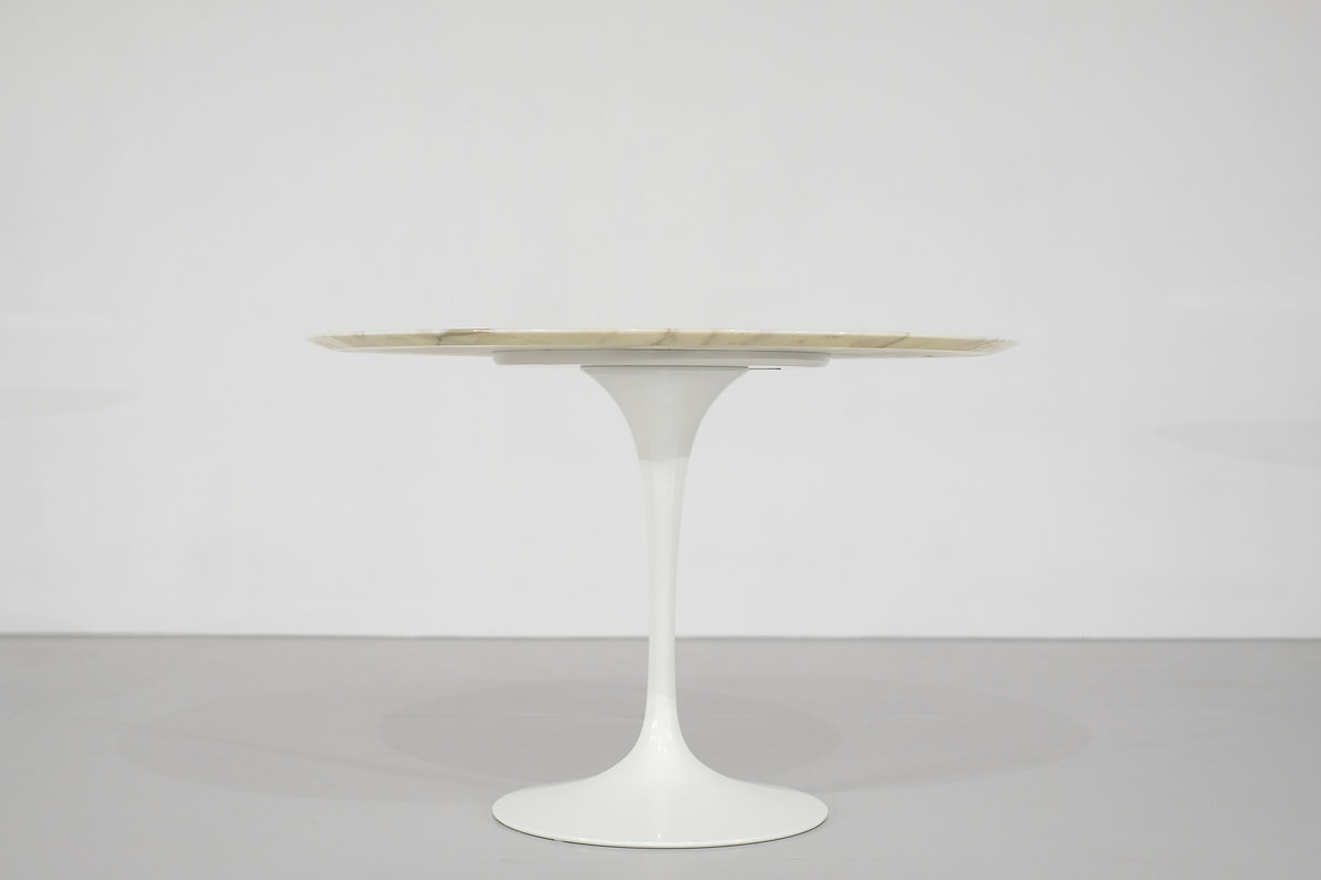 Dining Table Tulip marble by Eero Saarinen for Knoll International