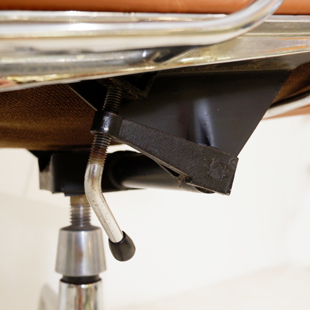 Eames Soft Pad Chair for Herman Miller - 1970s - New leather upholstery