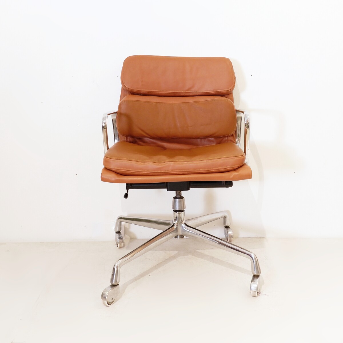 Eames Soft Pad Chair for Herman Miller - 1970s - New leather upholstery