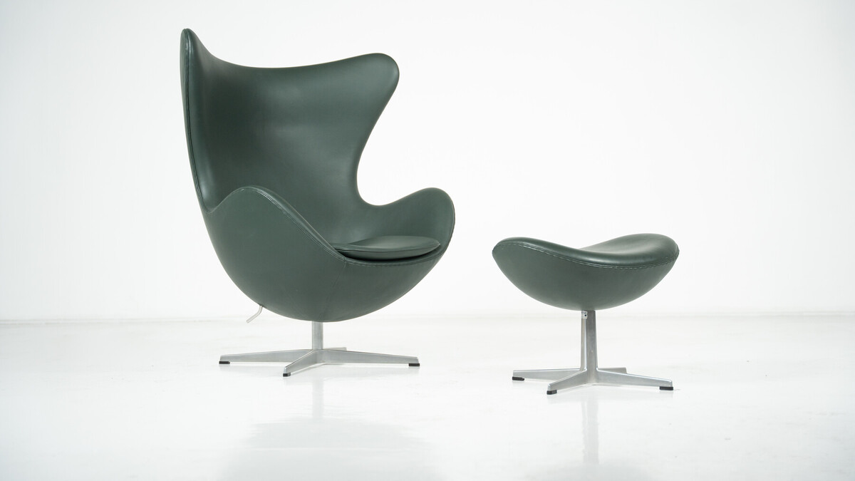 Egg Chair and Ottoman by Arne Jacobsen for Fritz Hansen, 2000s