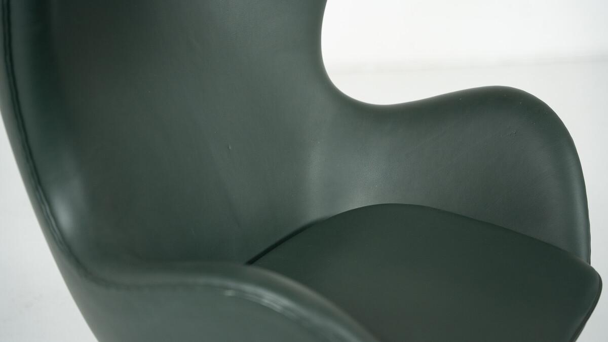 Egg Chair and Ottoman by Arne Jacobsen for Fritz Hansen, 2000s