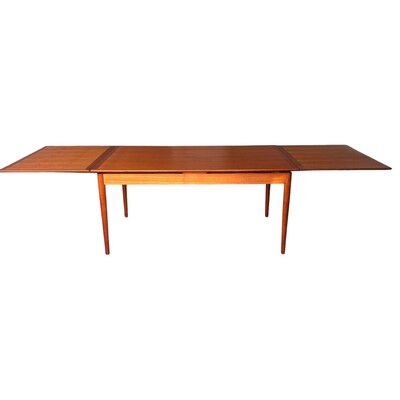 Extandable teak dining table with 'Made in Denmark' stamp