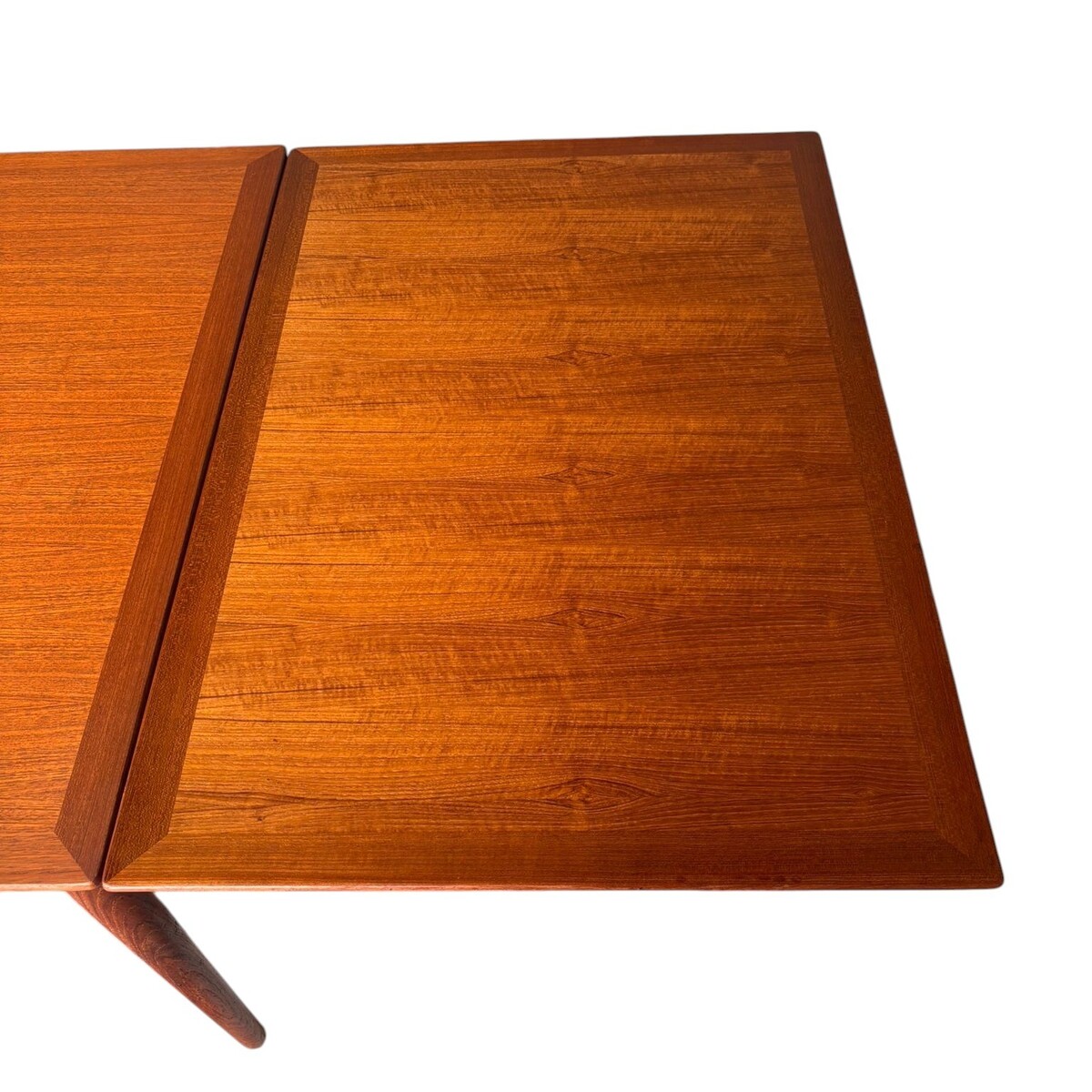 Extandable teak dining table with 'Made in Denmark' stamp