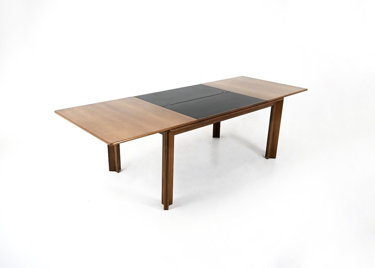 Extendable Dining table 