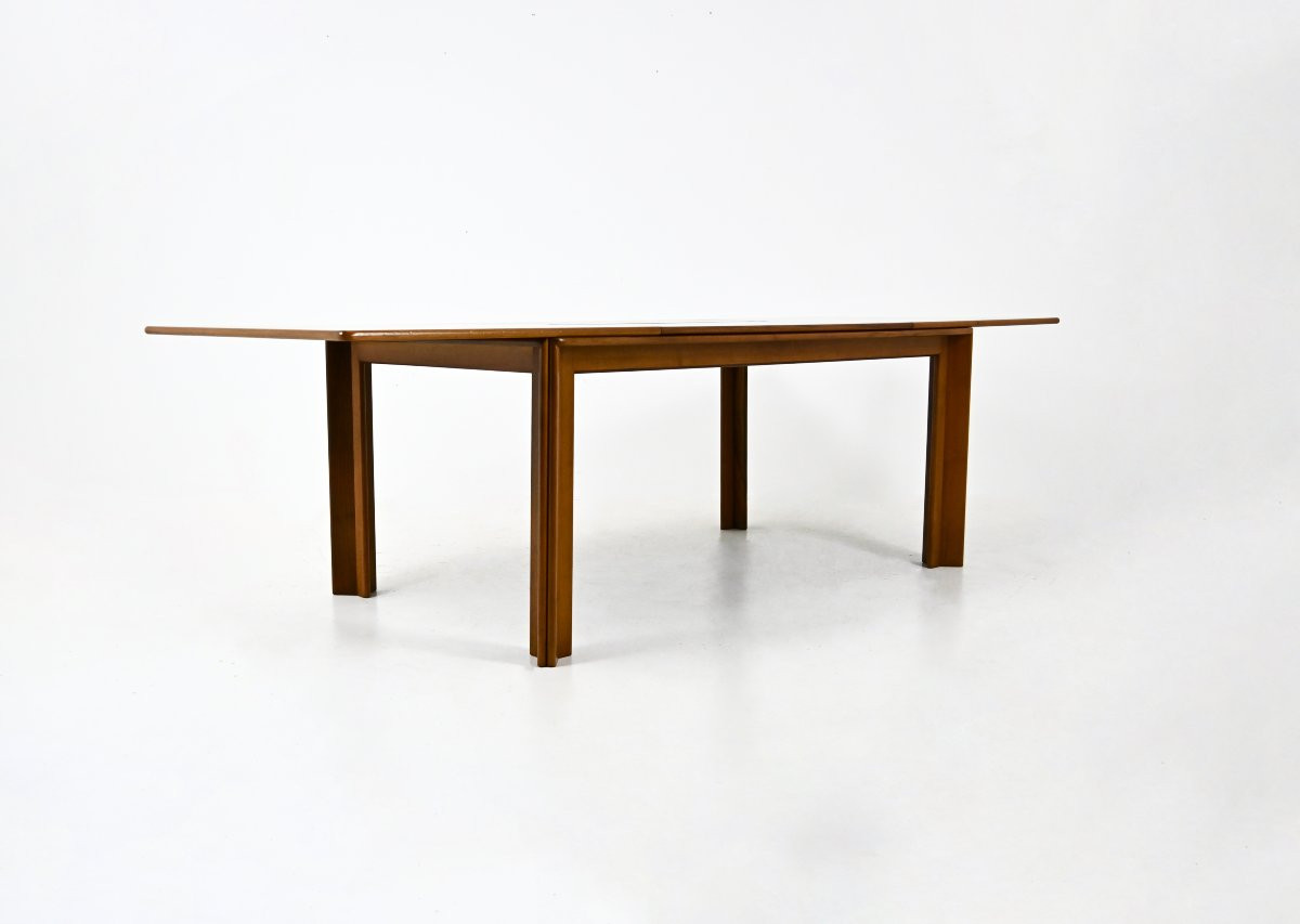 Extendable Dining table 