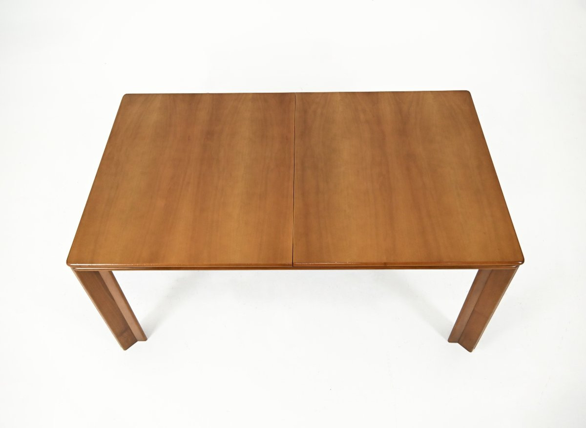 Extendable Dining table 