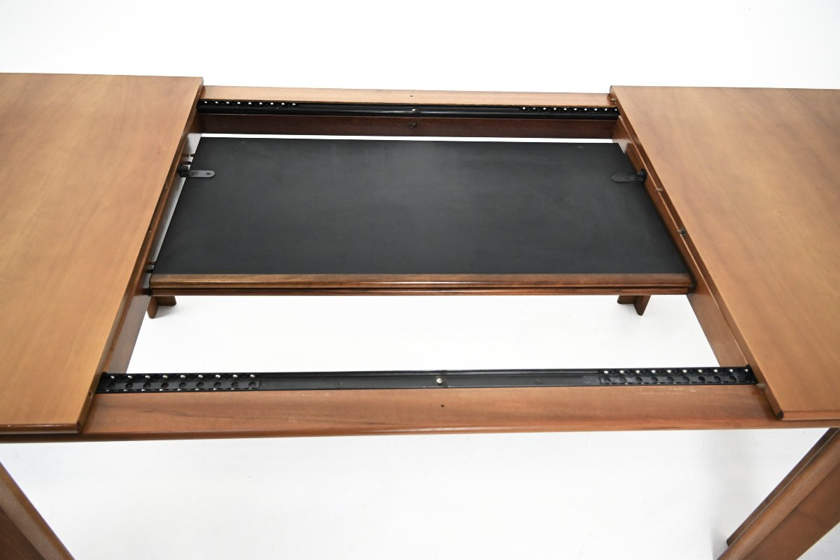 Extendable Dining table 