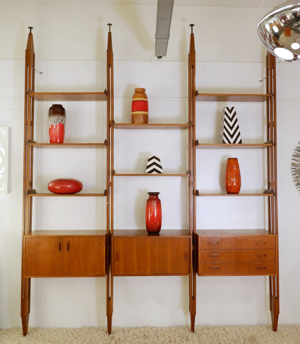 Floor-to-ceiling wall Unit in the style of Franco Albini, 1960s
