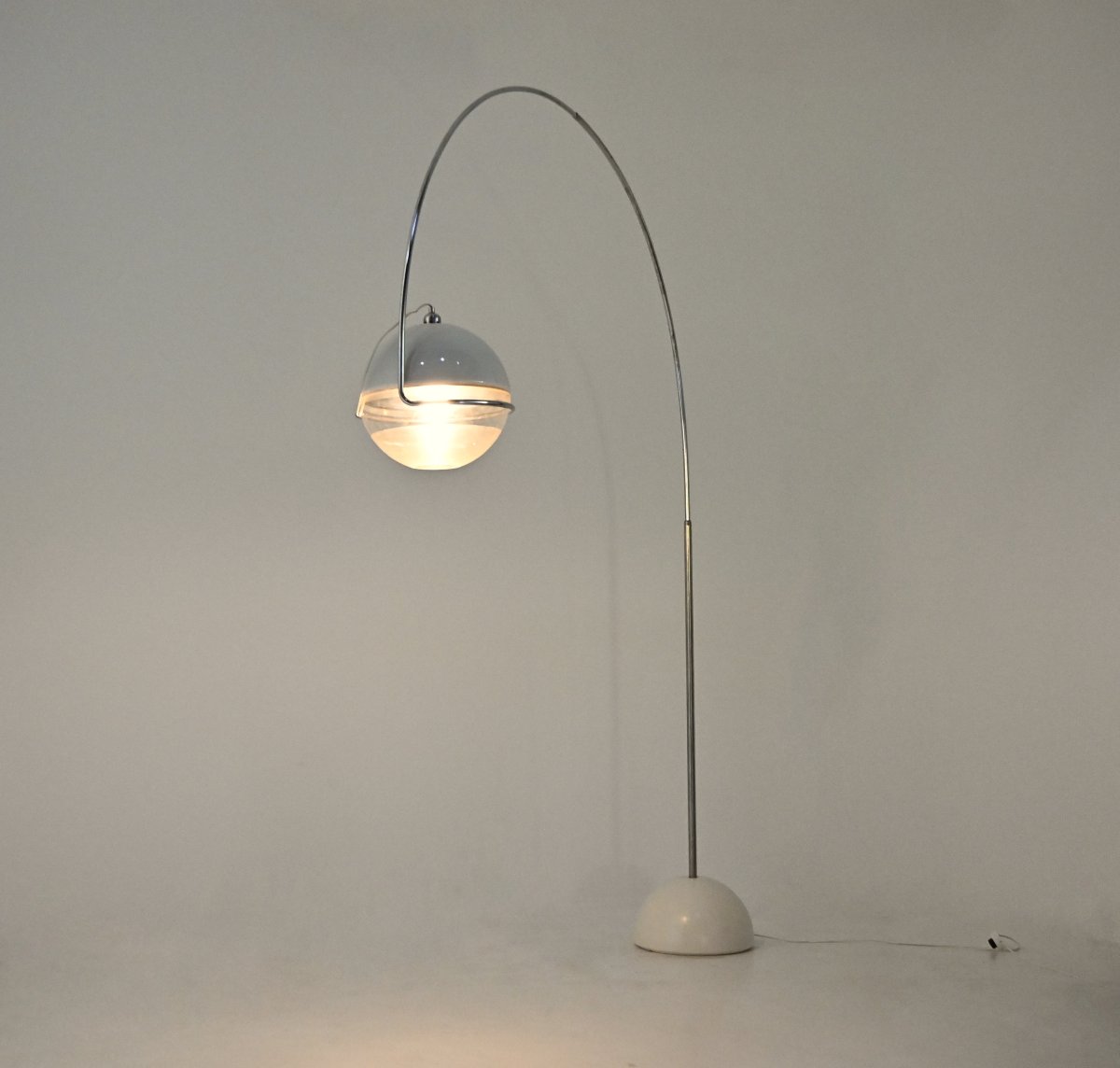 'Focus' floor lamp by Fabio Lenci for Guzzini, 1970s