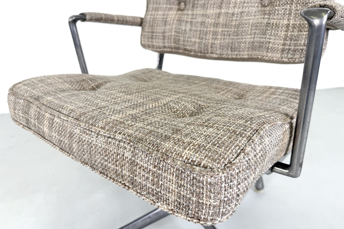 Intermediate armchair ES102 by Charles and Ray eames for Herman Miller, 1960s