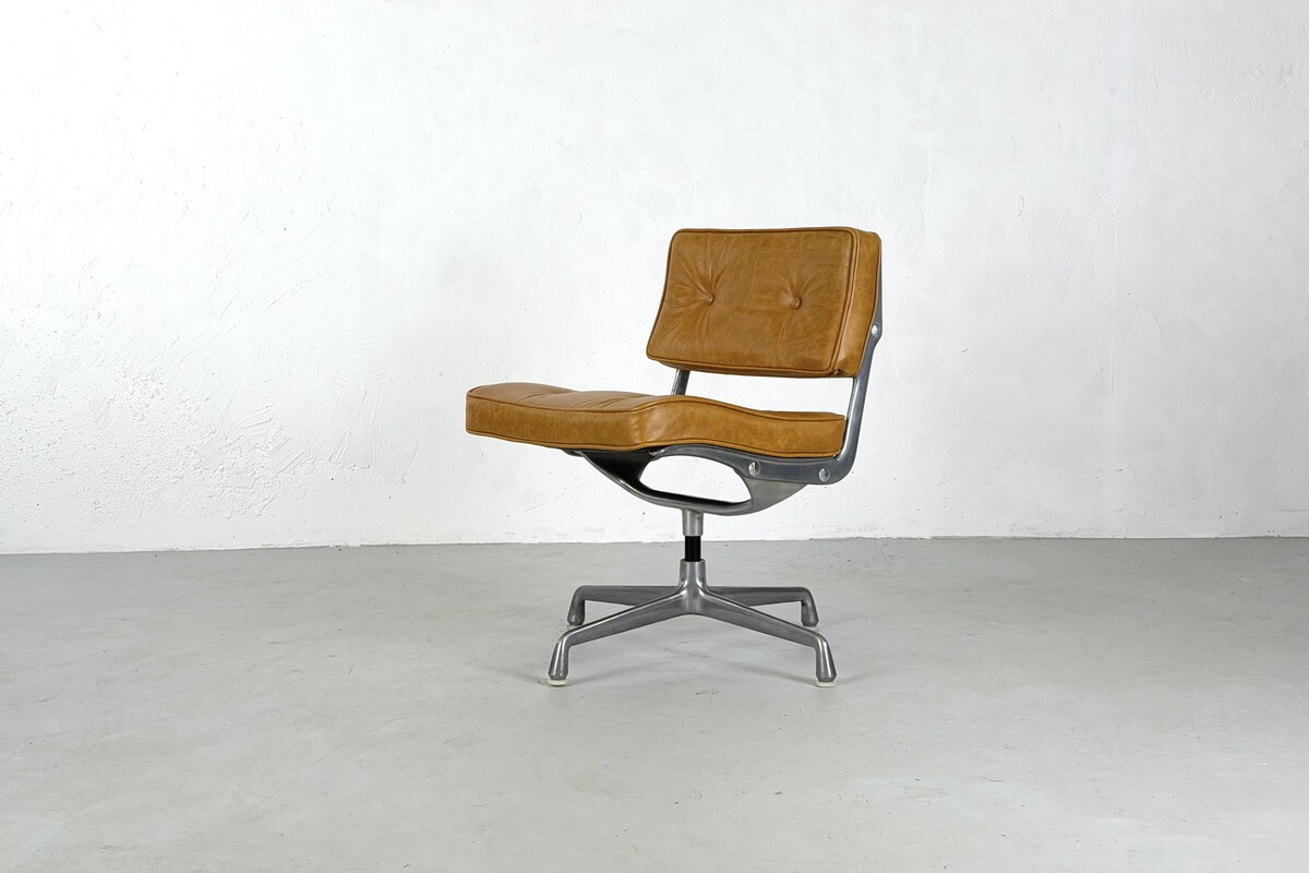 Intermediate chair ES101 By Charles and Ray Eames for Herman Miller - 1960s