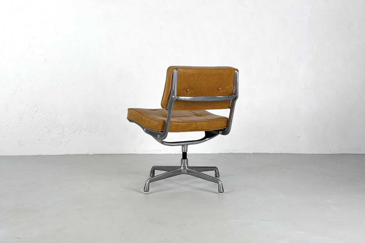 Intermediate chair ES101 By Charles and Ray Eames for Herman Miller - 1960s