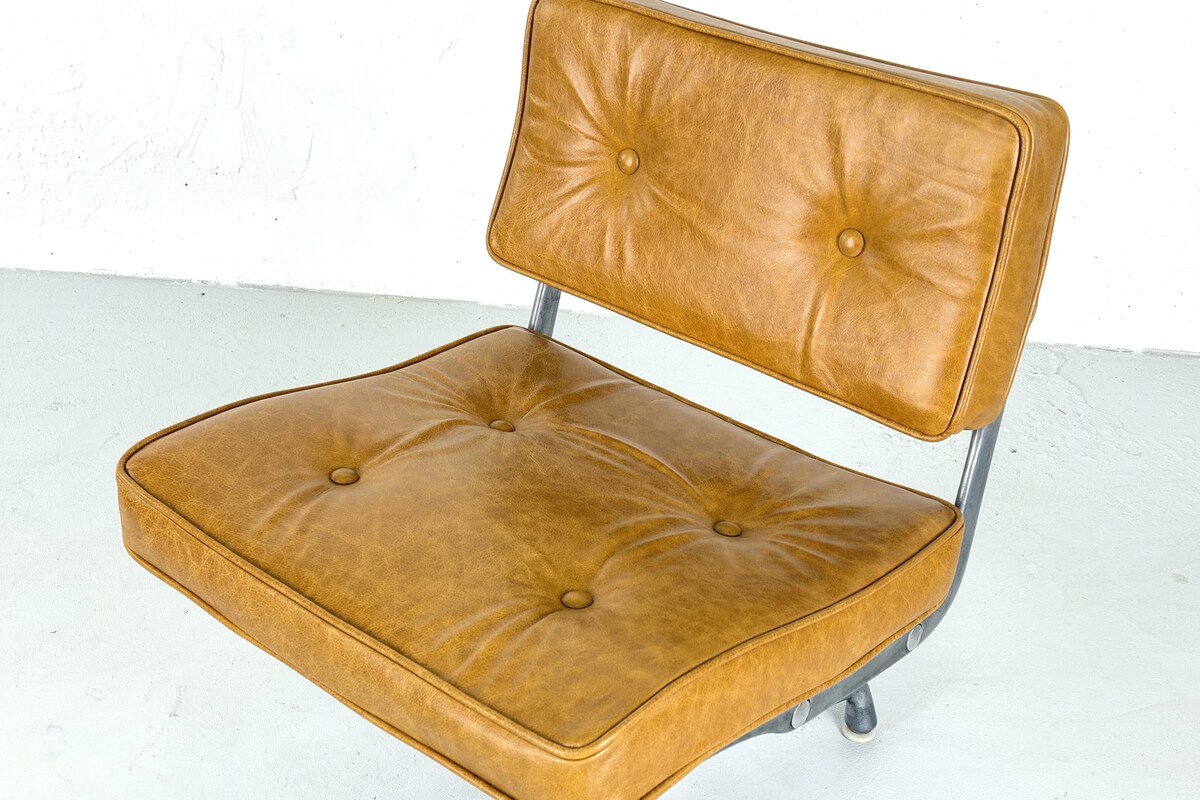 Intermediate chair ES101 By Charles and Ray Eames for Herman Miller - 1960s