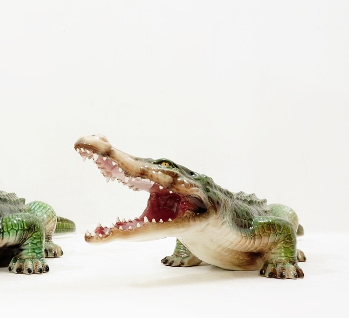 Italian Ceramic crocodile sculpture - Statues - Items by Italian Ceramic crocodile sculpture - Statues - Items by