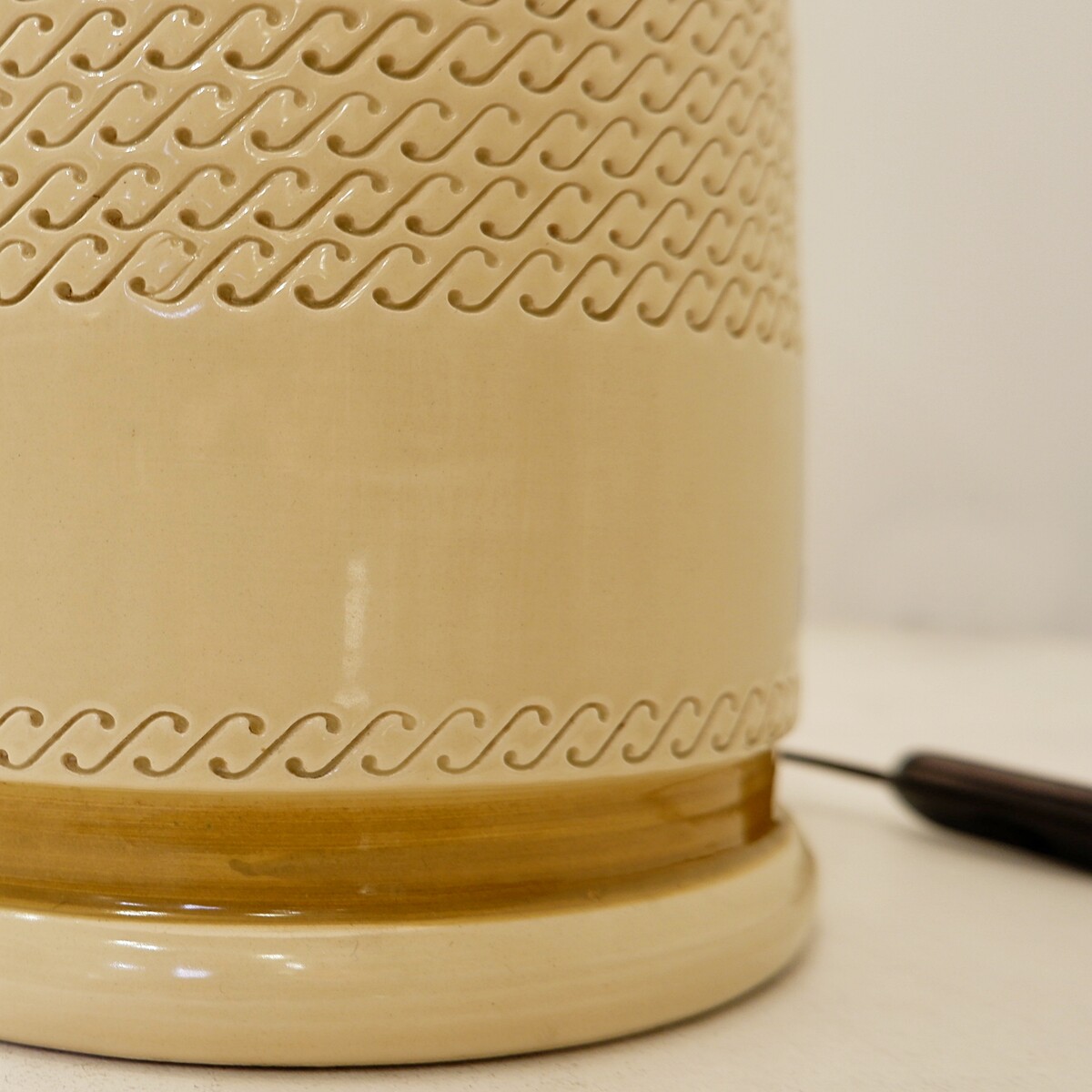 Italian ceramic table lamp in the style of Tomasso Barbi