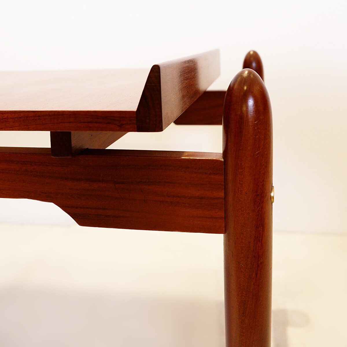 Italian vintage bench with a wooden part and a boucle seat, 1960s