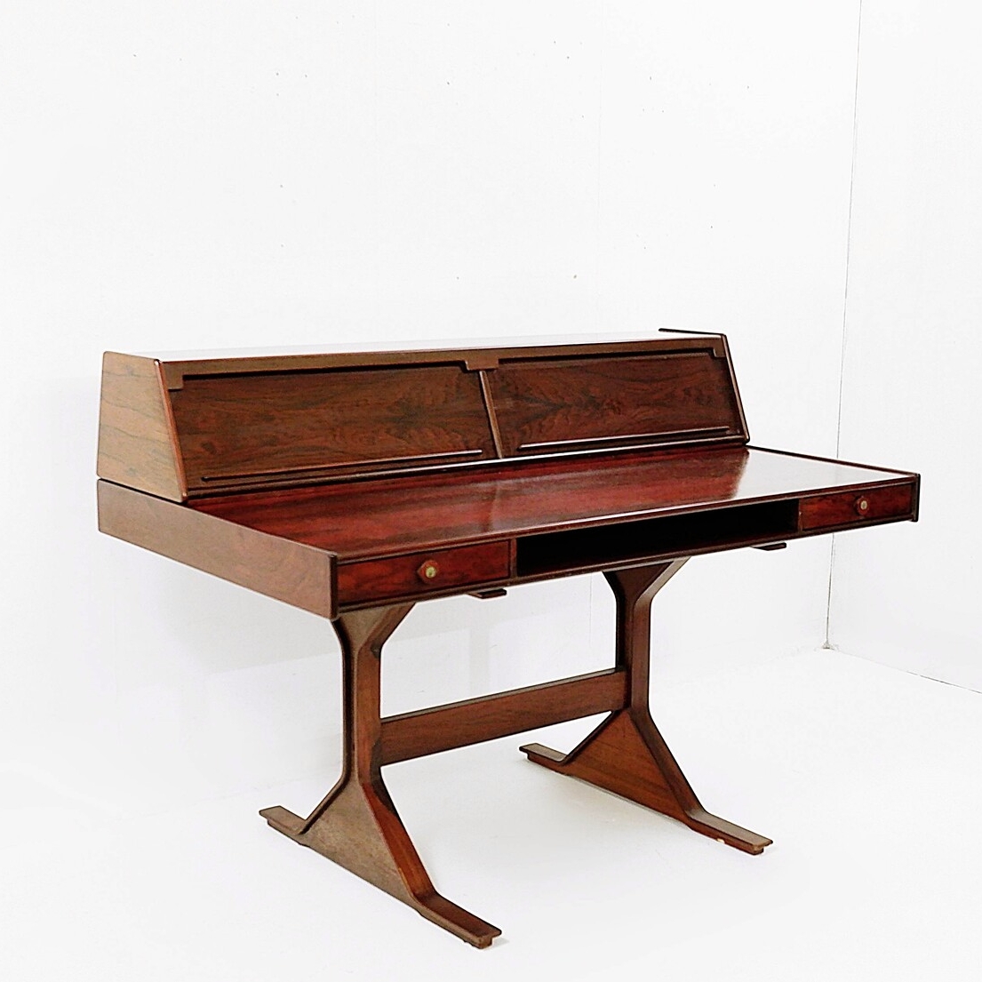 Italian writing desk mod.530 by Gianfranco Frattini for Bernini