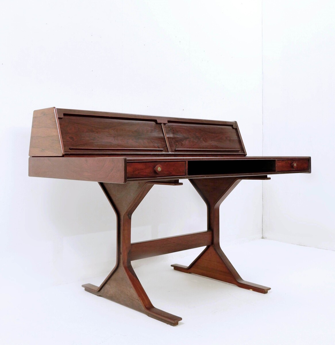 Italian writing desk mod.530 by Gianfranco Frattini for Bernini