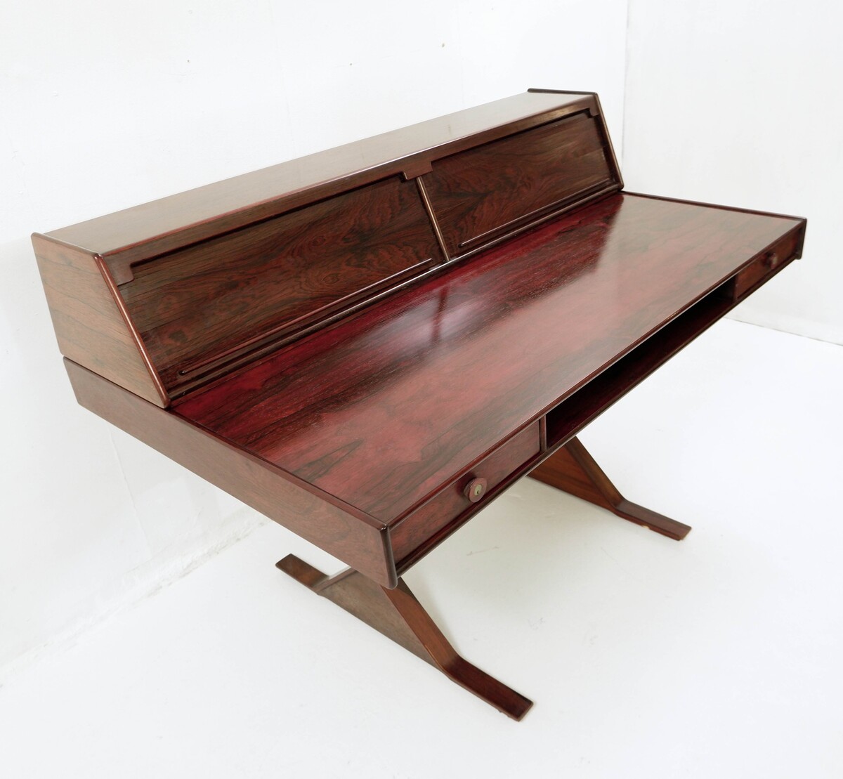 Italian writing desk mod.530 by Gianfranco Frattini for Bernini