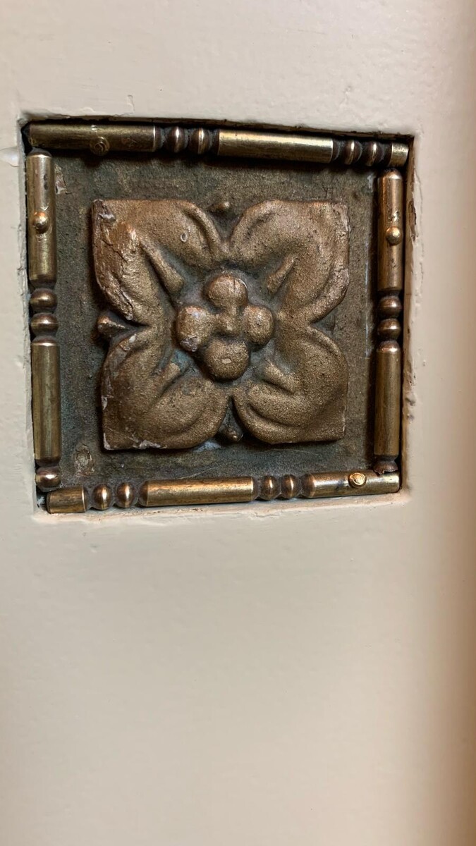 Large Viennese Art Nouveau Chest Of Drawers - Circa 1900