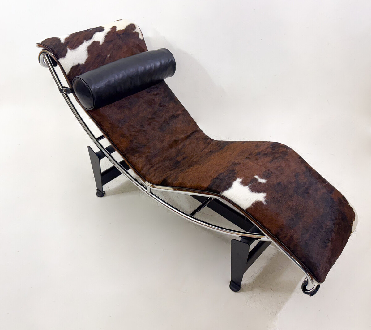 Le Corbusier Lounge Chair LC4  For Cassina, Italy, 2000s
