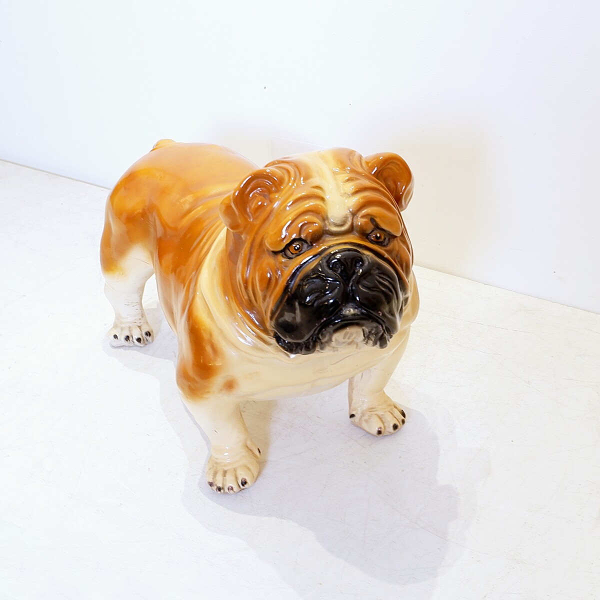 Life-size ceramic English Bulldog - Late 20th century