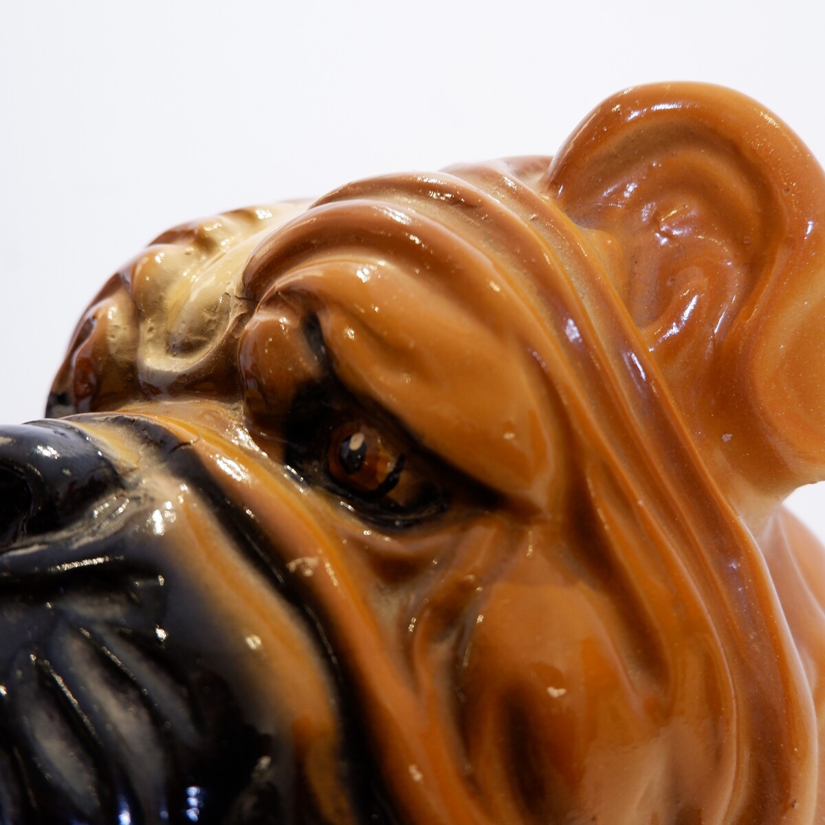 Life-size ceramic English Bulldog - Late 20th century