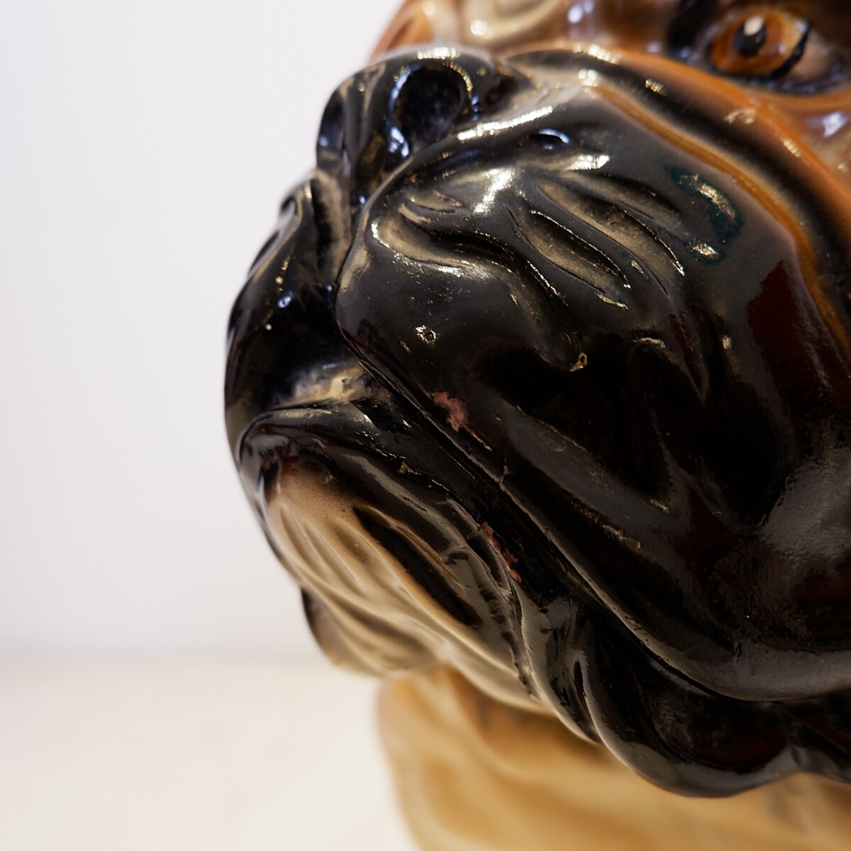 Life-size ceramic English Bulldog - Late 20th century