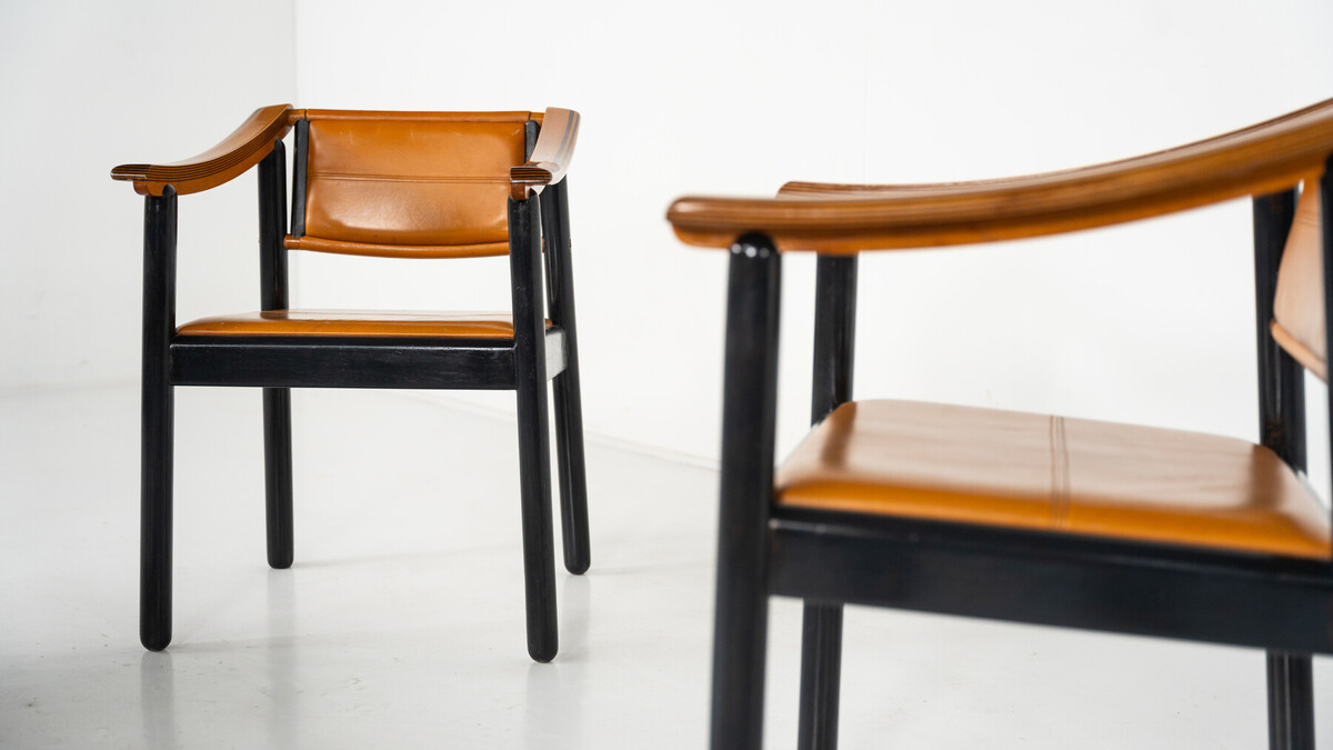Mid-Century 4 Armchairs in the style of Scarpa, Italy, 1960s